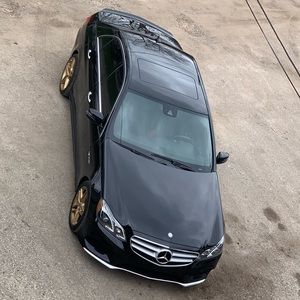 Meet your Posher, Elvis